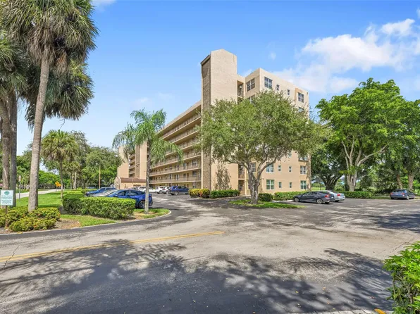 4570 NW 18th Ave APT 604, Pompano Beach, FL 33064
