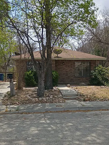 634 Hood St Photo 1