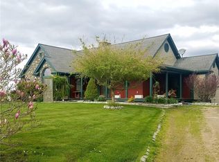 810 Mitchells Ln, Middletown, RI 02842