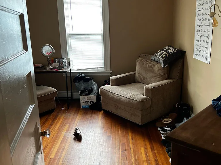 111 Shuttle Meadow Ave #113 — Photo 9