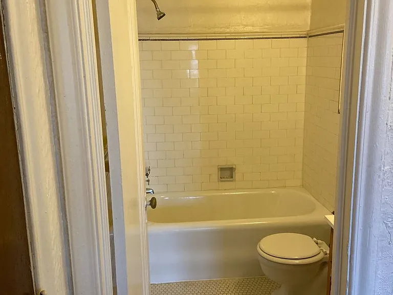 120 Glynn Ct. - FDR Seward Glynn — Photo 5