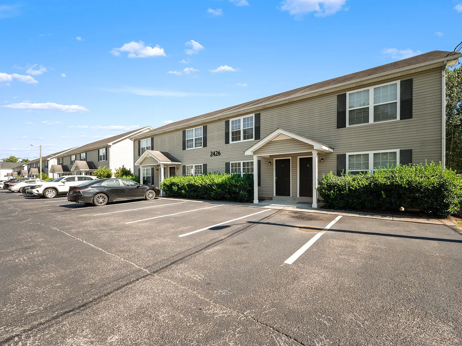 2 bed, 2.5 bath, 1200 sqft, $1,349 — Photo 4