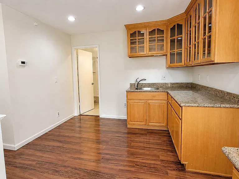 2132 Forbes Ave — Photo 30