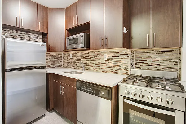 Rented by Algin Management | media 9