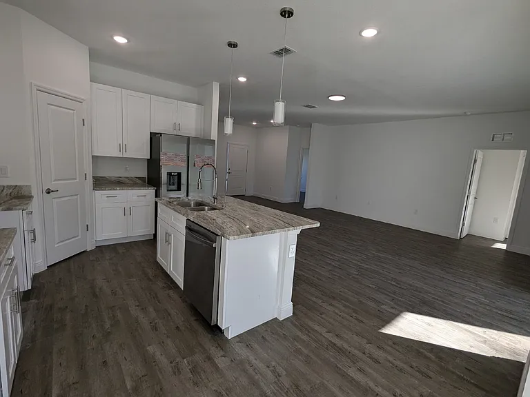 504 Saint Johns Ct — Photo 12