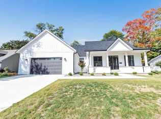 318 S Webster Ave, De Pere, WI 54115