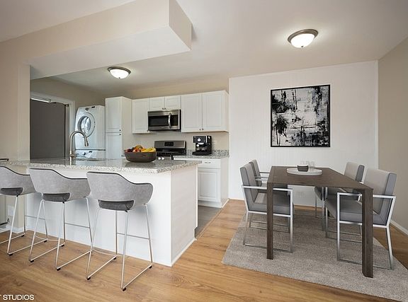 4th image of 1256 Cove Dr