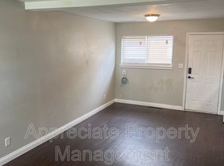 2929 E University St APT 9, Springfield, MO 65804