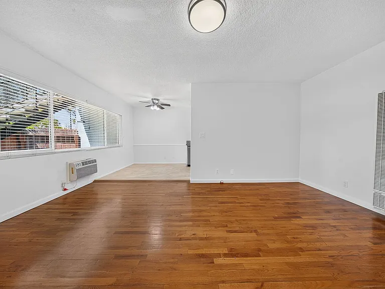 11330 Ohio Ave — Photo 6