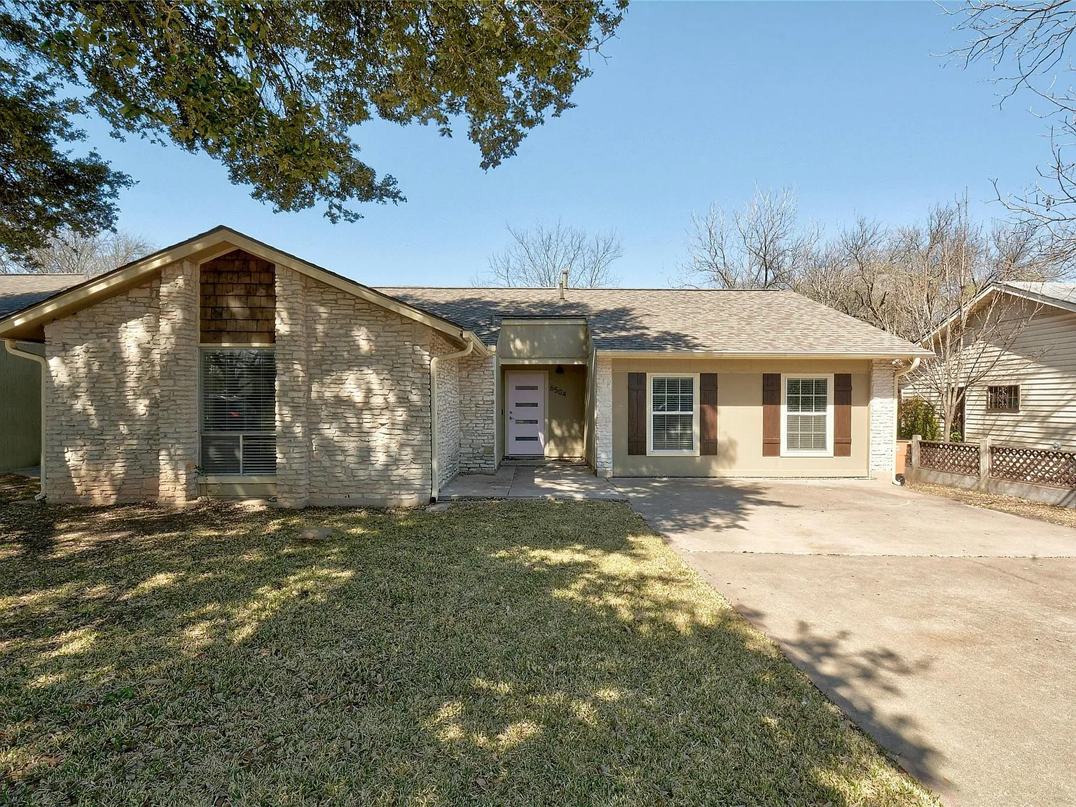 3 bed, 2.0 bath, 1592 sqft, $2,850 — Photo 2