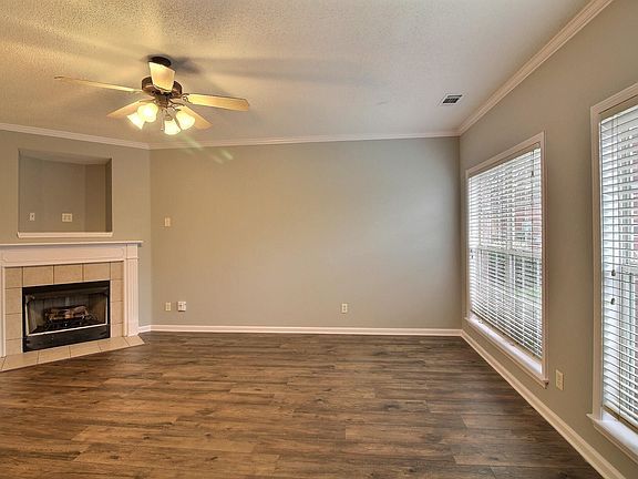 2nd image of 1278 Oak Creek Dr