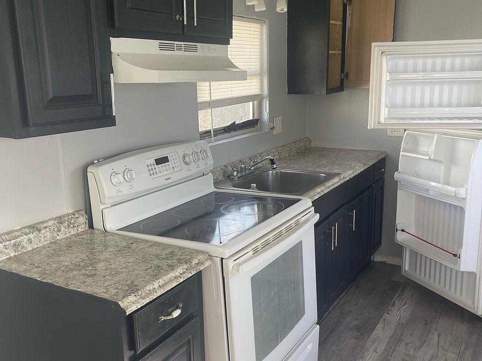1st image of 31 McMichaels Ct #32