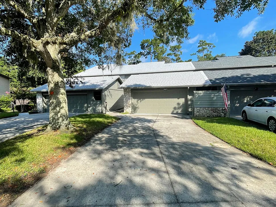 138 Deer Lake Cir
