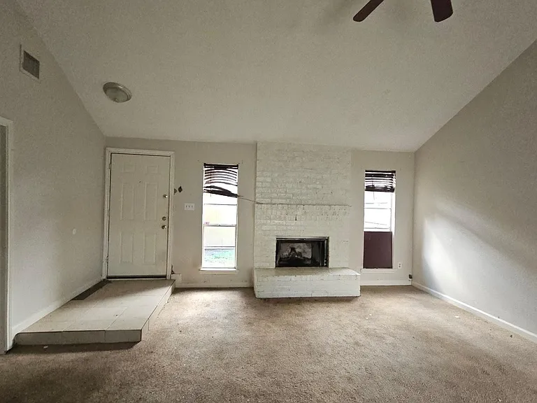 8710 Parkway Forest Dr — Photo 2