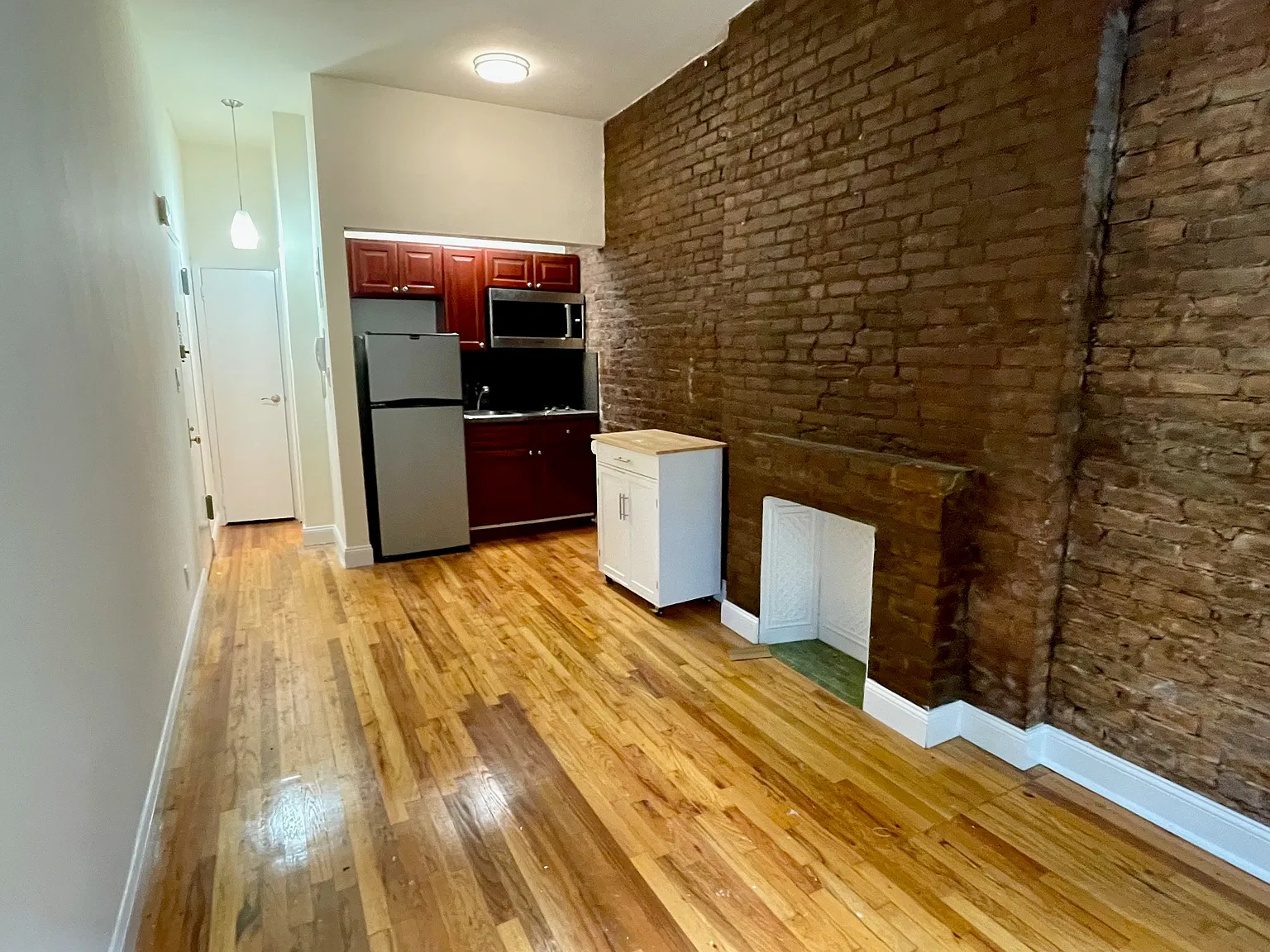 58 W 84th St — Photo 2