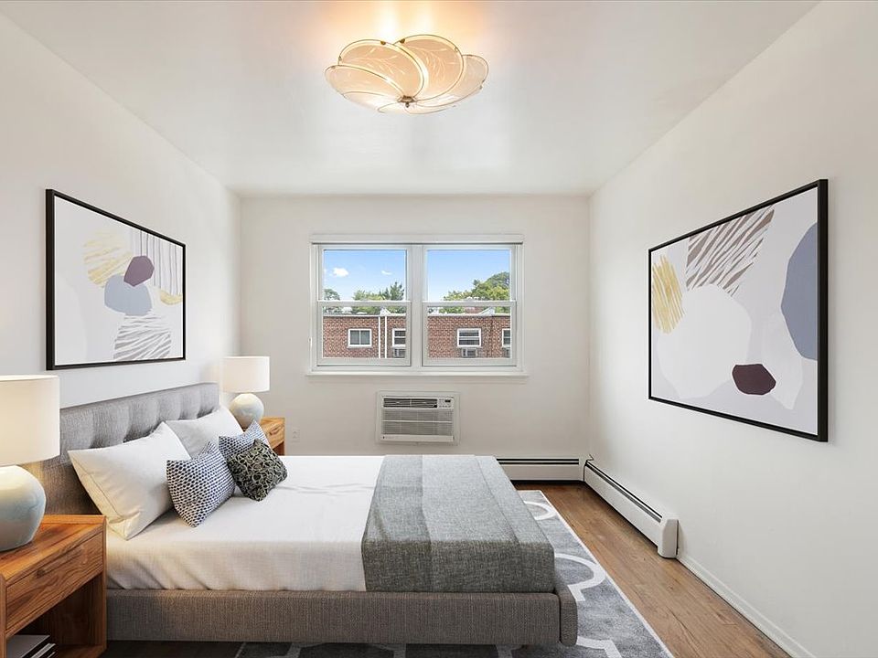 1st image of 1020 Throgmorton Ave #2B