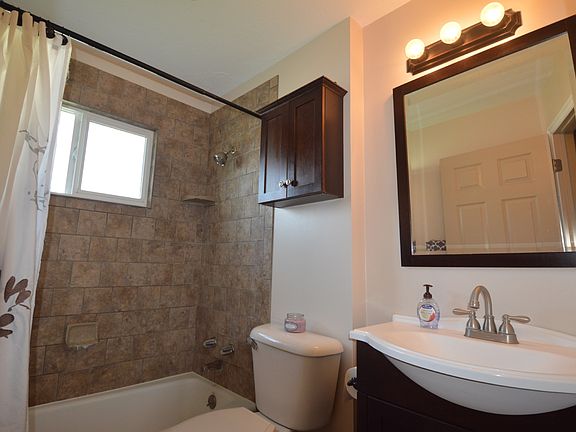 5th image of 1098 E Diamond Way