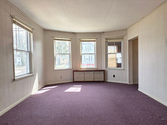 3rd image of 205 Pawtuxet Ave #1