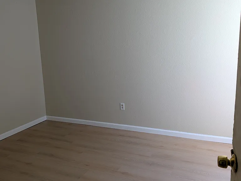 1817 E Grand Ave #38 — Photo 8