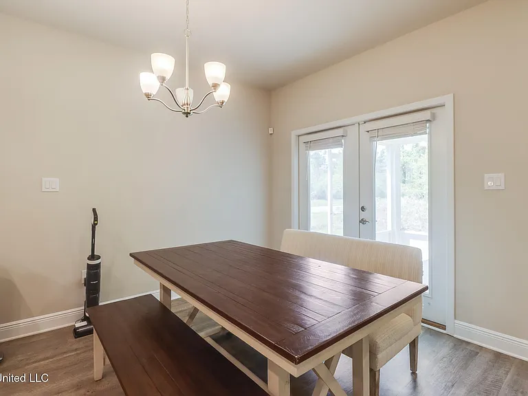 7820 Coral Ln — Photo 10