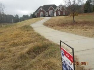 155 Virginia Pl, Fayetteville, GA 30214