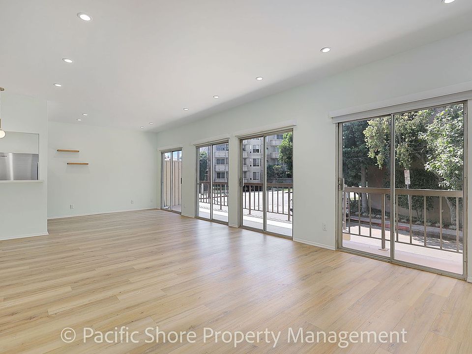 1st image of 612 S Barrington Ave APT 215