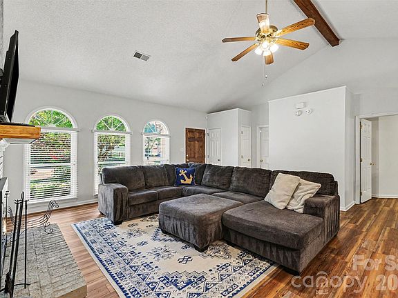 3rd image of 12619 Levins Hall Rd