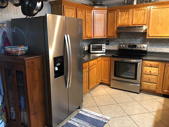 5th image of 1332 Davis Ln
