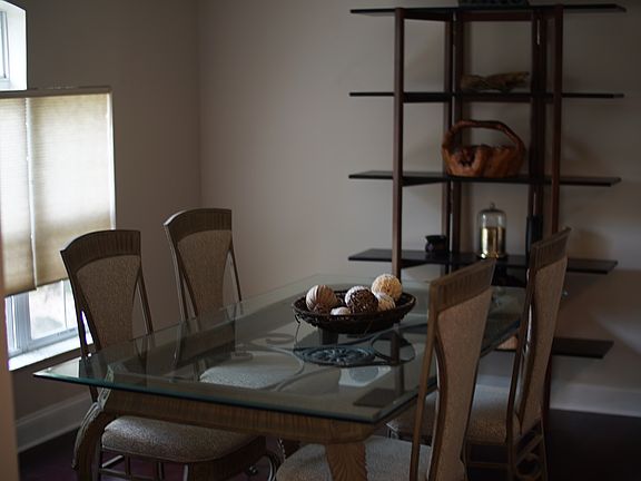 3rd image of 505 Emerald Dr