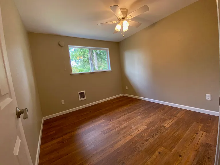 2821 Pacific St — Photo 17