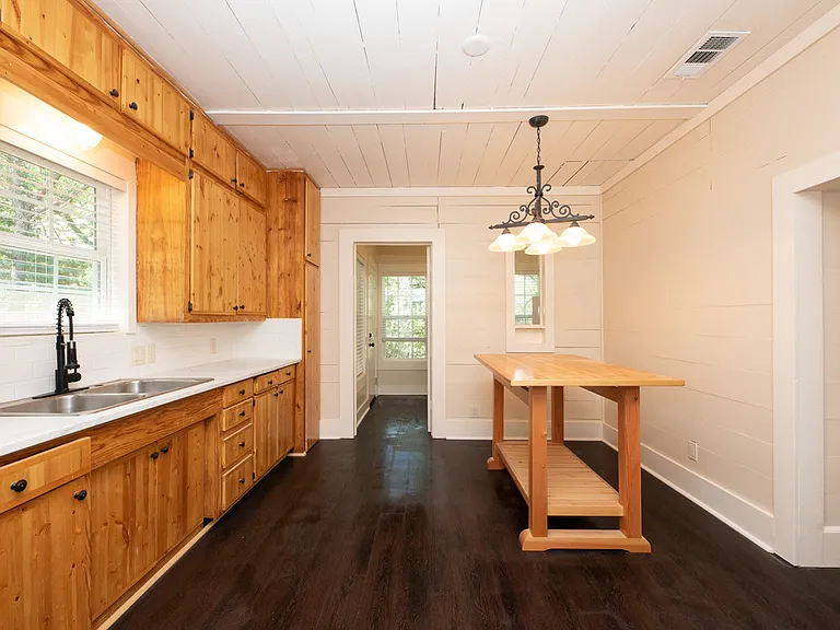 335 Husk Ln — Photo 6