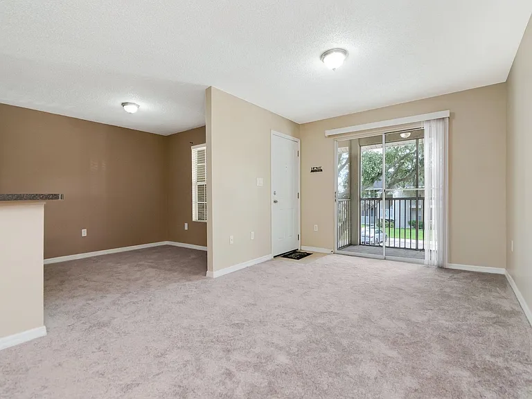 214 Lake Parsons Grn #201 — Photo 14