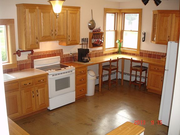 3rd image of 10869 Plum St