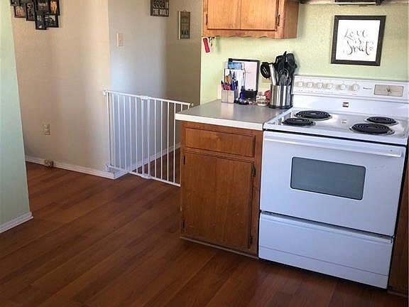 5th image of 1637 Sharrah Ln