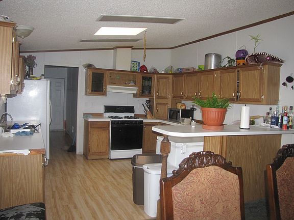 Spacious Kitchen 