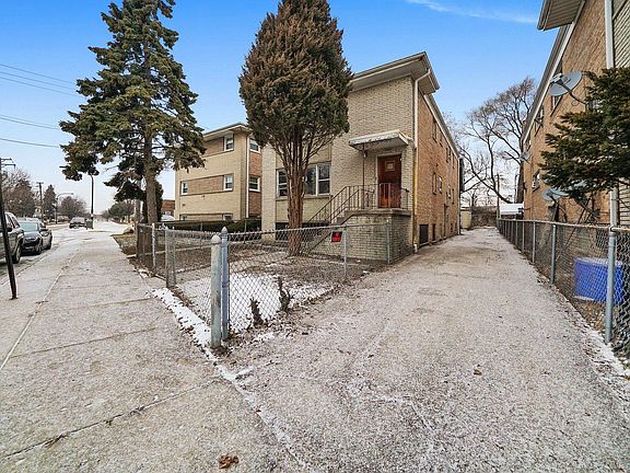 3rd image of 5760 W Park Ave