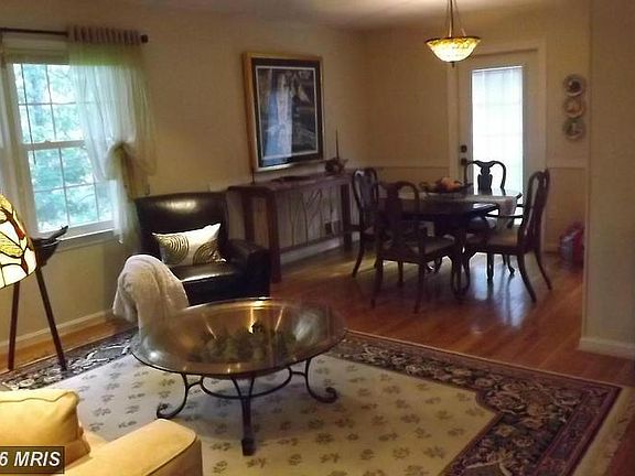 5th image of 7606 Rosbury Ct