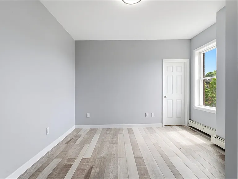 250-252 Main St #3R — Photo 10