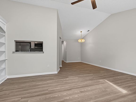 5th image of 506 Biltmore Dr