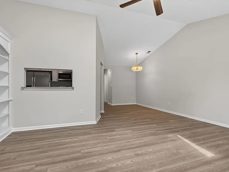 506 Biltmore Dr — Photo 5