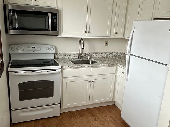 2nd image of 31 Ford St APT 3