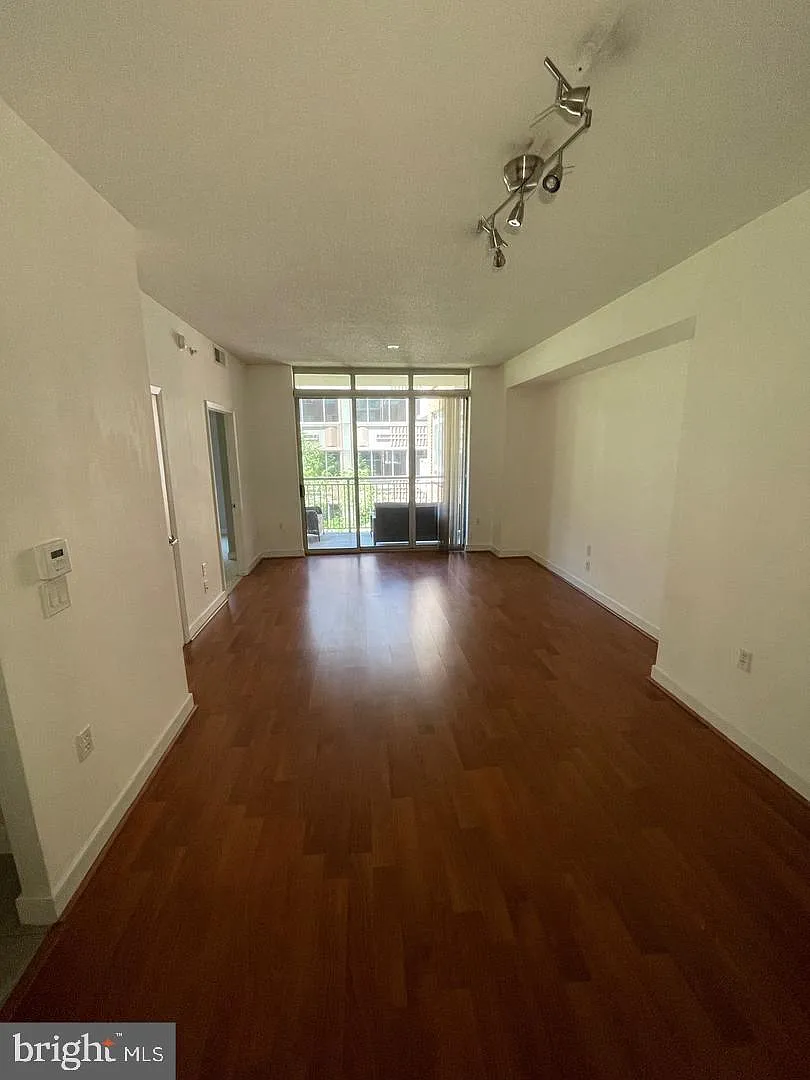 1 bed, 781 sqft, $2,750 — Photo 4