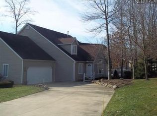 617 Hunters Trl, Akron, OH 44313