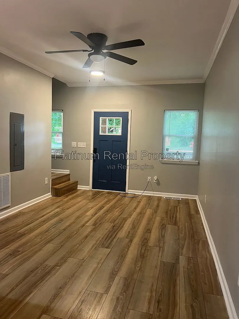 4 bed, 2.0 bath, 1350 sqft, $1,900 — Photo 3