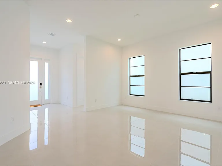 1427 SW 23rd St — Photo 16