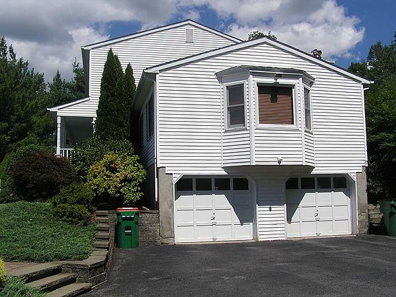 5th image of 8 Scott Ln