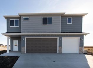 4887 Hampton Cir S, Moorhead, MN 56560