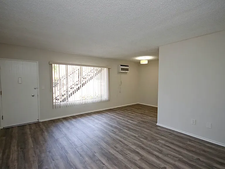 567 N Holliston Ave #1 — Photo 5