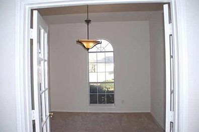5th image of 1618 Brittany Ln