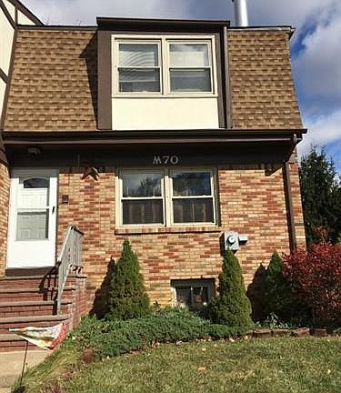 2nd image of 70 Tudor Pl #M70